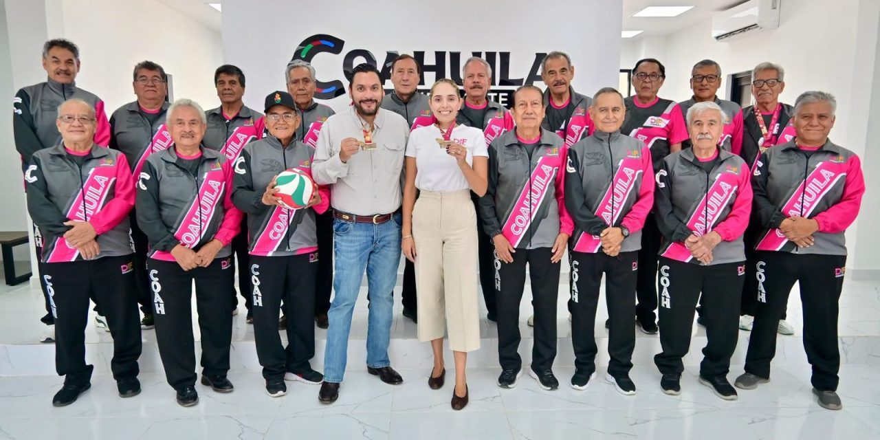 Reconoce Carlos Villarreal a medallistas de la Olimpiada Nacional de adultos mayores